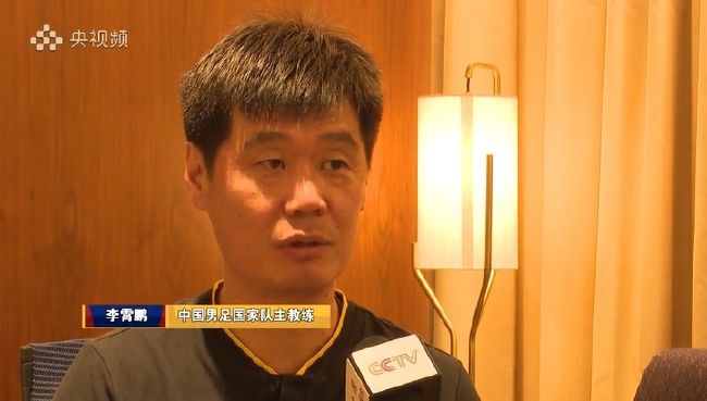 万破军立刻恭敬的说道：好的叶先生，属下这就去办。